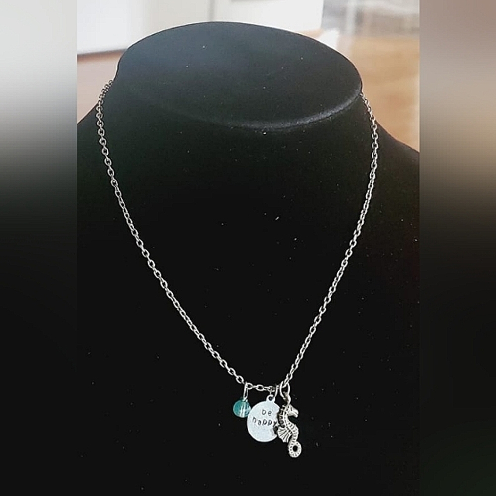 Silver Tone "BE HAPPY" Pendant Charm Necklace Gift for  Women.  🌴
